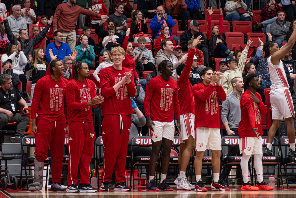 SIUE Men's Basketball Defeats OVC Leader Morehead State