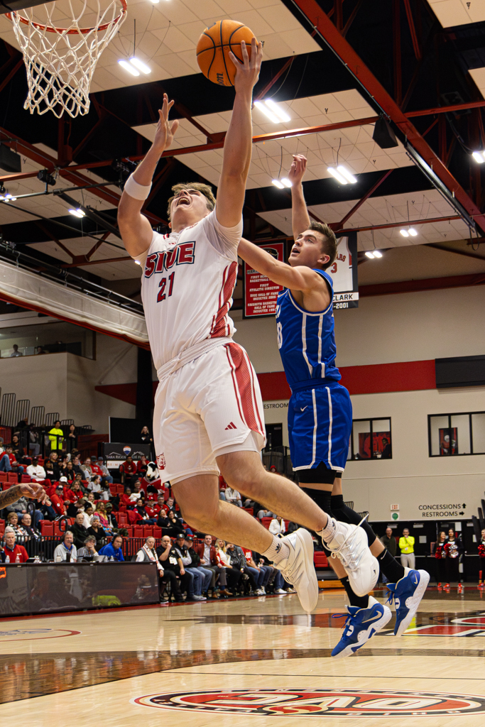 Thompson Notches Career-High as SIUE MBB Defeats EIU