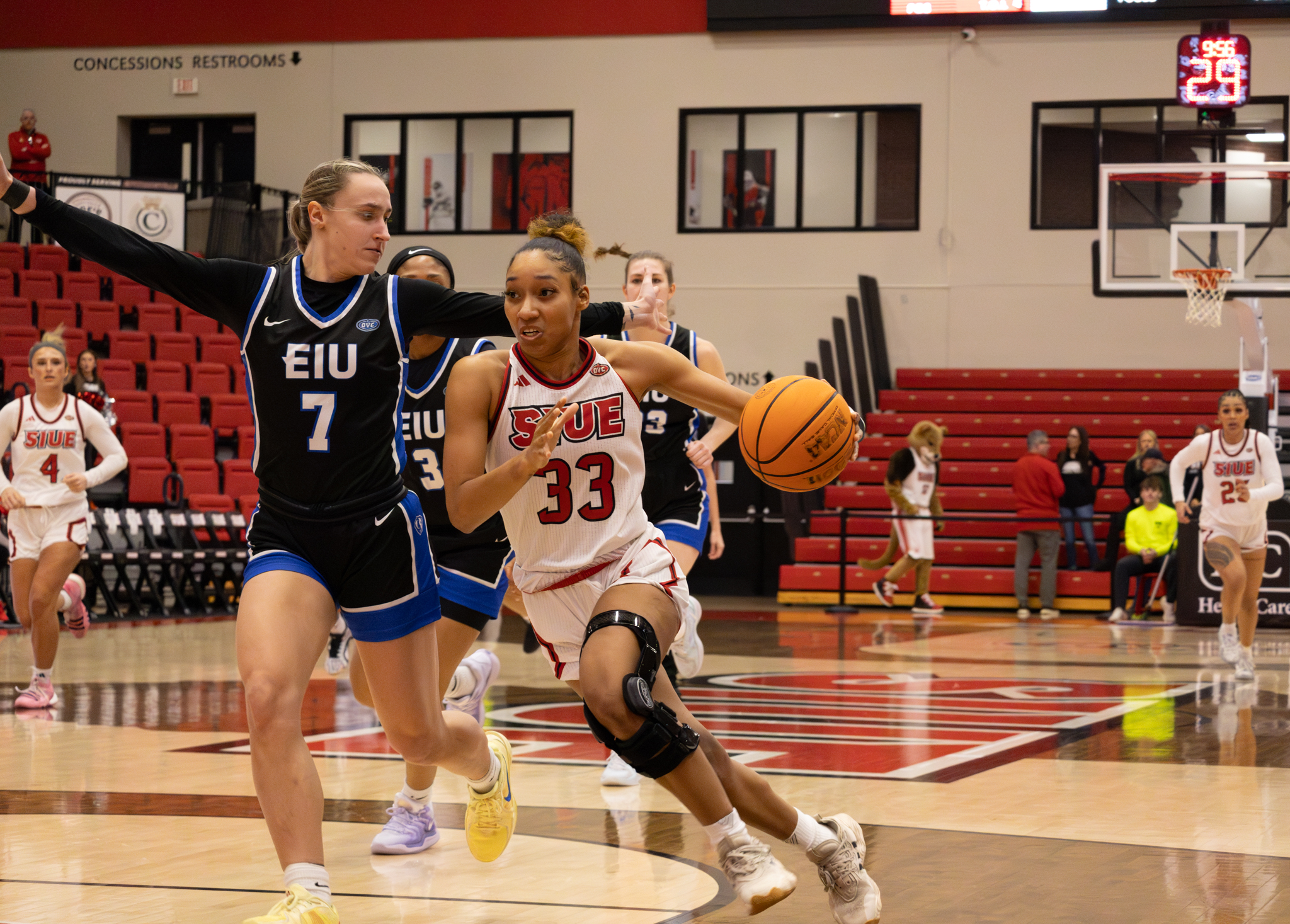 SIUE WBB falls to EIU in OT